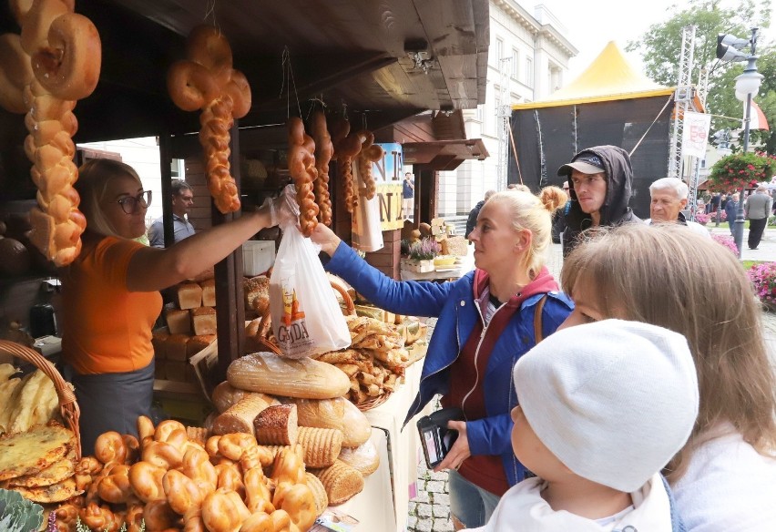 "Nasz chleb pachnie tradycją" pod takim hasłem odbyło się...