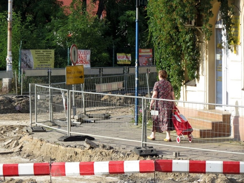 Psie Pole jak po bitwie. Trwa remont, całe centrum rozkopane (ZDJĘCIA, FILM)