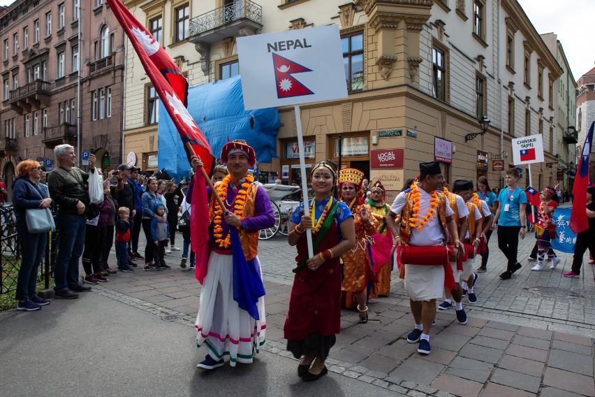 Kraków. Zespoły folk zjechały do centrum Krakowa z całego świata