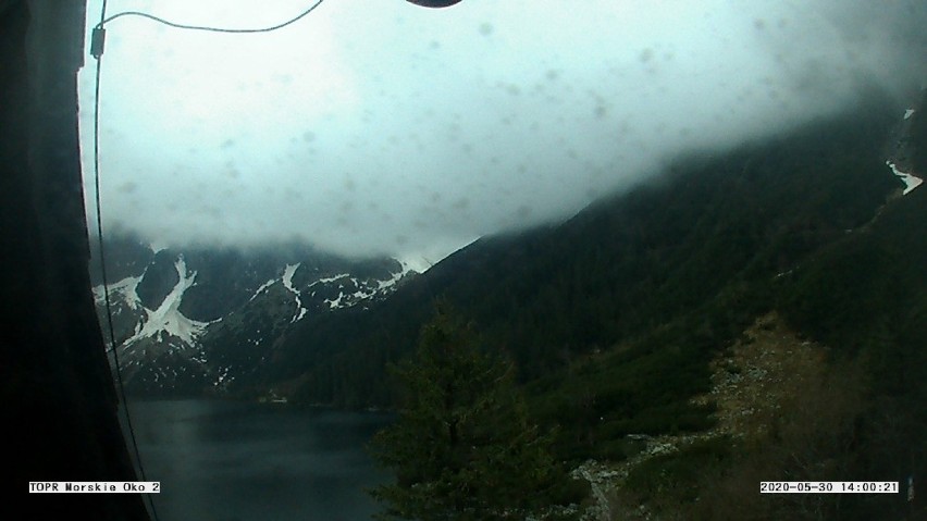 Pogoda zwariowała! Mamy koniec maja, a w Tatrach pada śnieg [ZDJĘCIA]