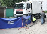 W Łodzi na Marysińskiej kobieta zginęła pod kołami śmieciarki