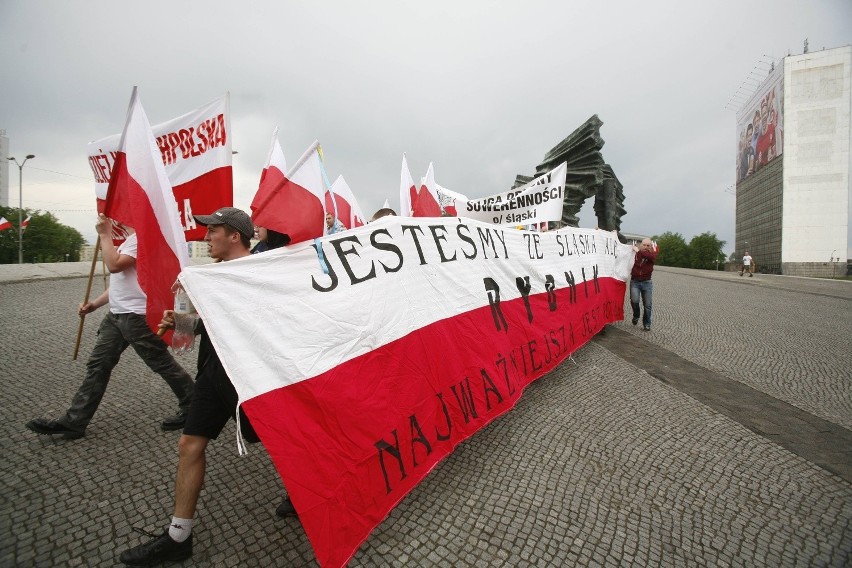 Marsz Powstańców Śląskich w Katowicach