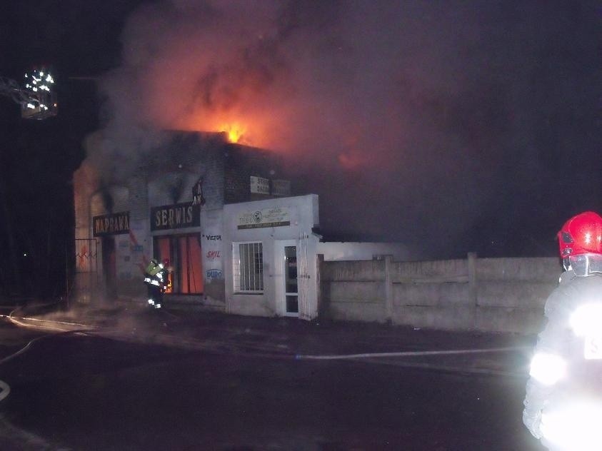 Poznań: Płonął budynek gospodarczy przy Wiejskiej
