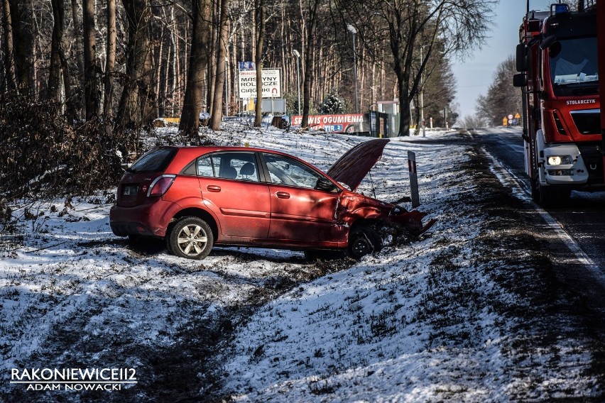 Wypadek na DK 32. Dwa auta zderzyły się na trasie Grodzisk - Rakoniewice