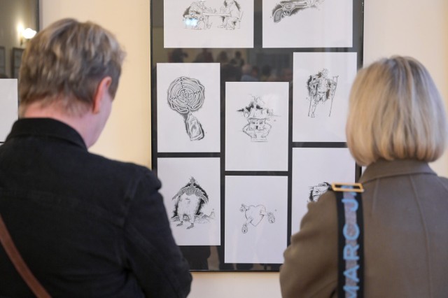 Otwarcie wystawy rysunków satyrycznych Jerzego Czapiewskiego w Grudziądzu
