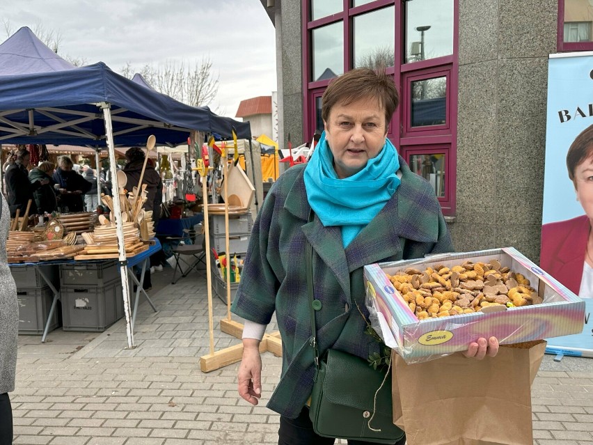Wybory samorządowe 2024. Jadwiga Dąbrowska lubi aktywnie spędzać czas. Pokochała Hajnówkę i mieszka tu od 40 lat