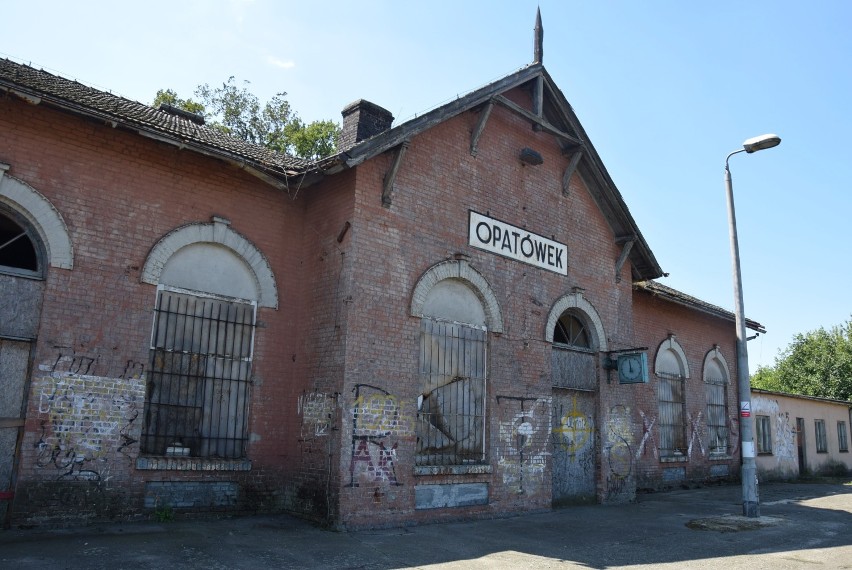 Dworzec w Opatówku będzie służył celom kulturalnym. Są na to pieniądze