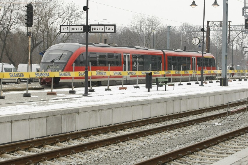 Leśnica: Nowy peron dworca już gotowy. Ale to nie koniec remontu i objazdów (ZDJĘCIA)