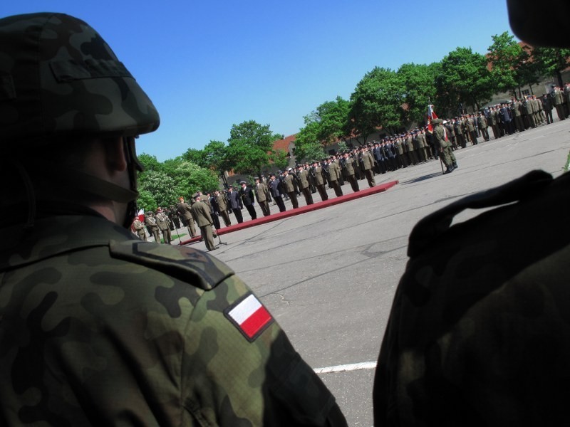 CSWL Poznań: Absolwenci szkoły podoficerskiej odebrali świadectwa [ZDJĘCIA, WIDEO]