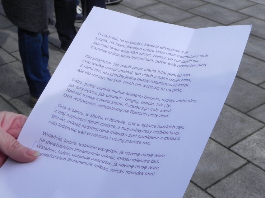 Tekst pieśni znalazł się w rękach wszystkich manifestantów....