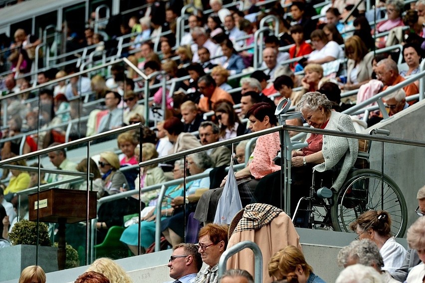 14 tysięcy Świadków Jehowy na wrocławskim stadionie (ZDJĘCIA)