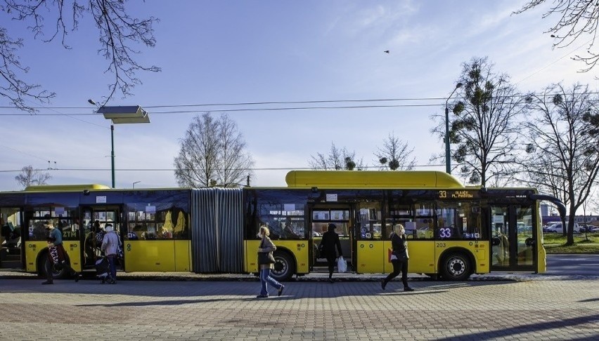 Jak będzie funkcjonować komunikacja miejska podczas świąt i w sylwestra? Kilkadziesiąt linii ze zmienionymi rozkładami jazdy