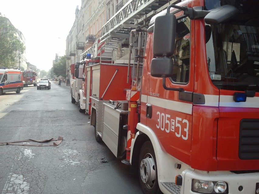 20 osób ewakuowano z pożaru przy Zarzewskiej 7. To trzeci...