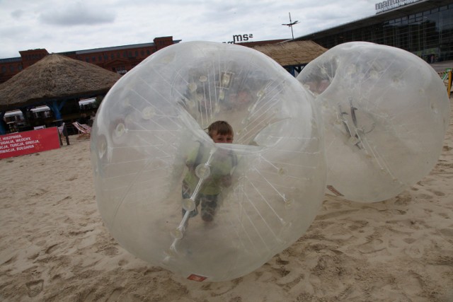 Ball bumper na plaży w Manufakturze