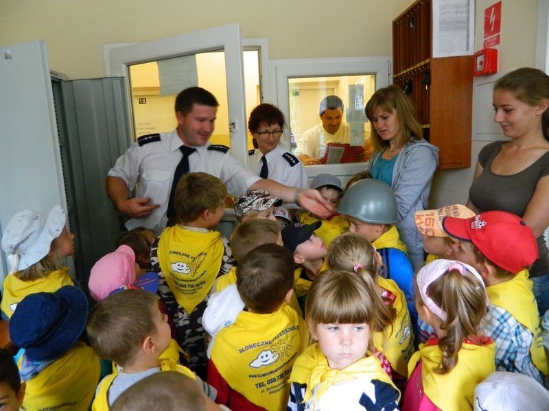 Przedszkolaki z Wejherowa odwiedziły komendę policji