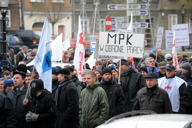 Przeciwko zwolnieniom związki zawodowe protestowały już w grudniu