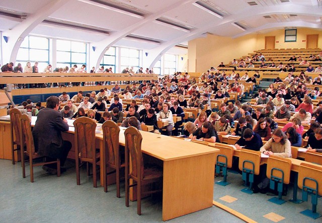 Studenci Uniwersytetu Łódzkiego na większości kierunków będą płacić tyle samo, co w ubiegłym roku.