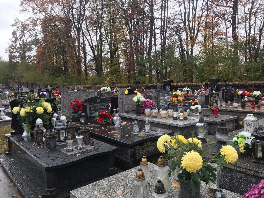 Od 3 listopada, cmentarze ponownie są otwarte.