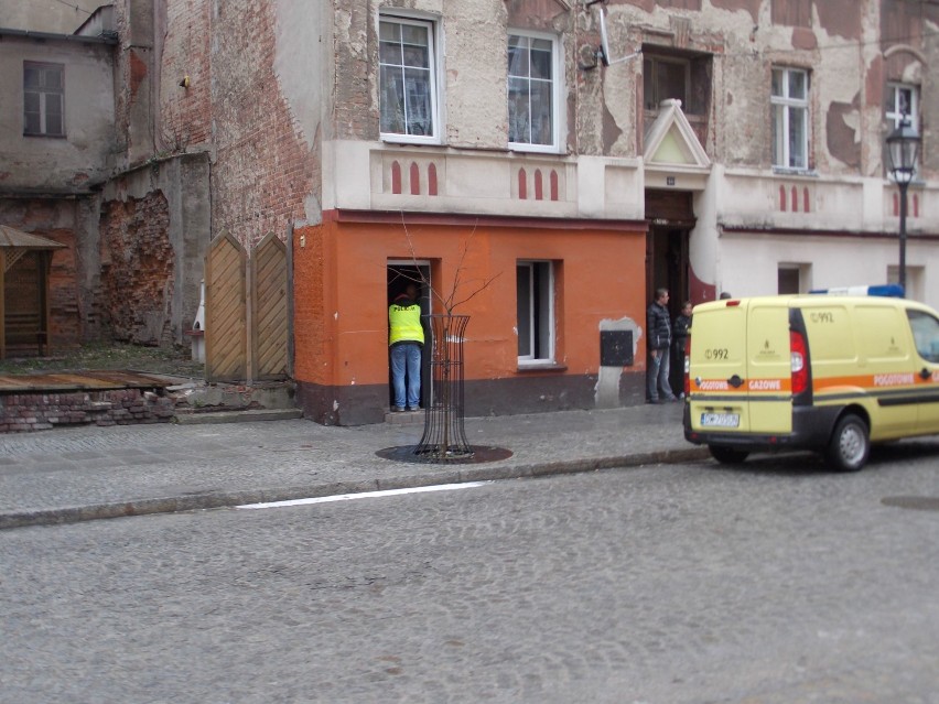 Na miejscu pracują funkcjonariusze policji.