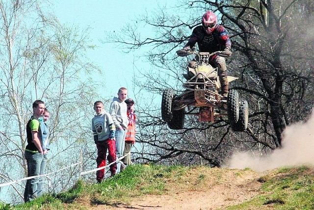 Może jedną z atrakcji Dolnego  Śląska okażą się rajdy na torze motocrossowym w Krzenowie?