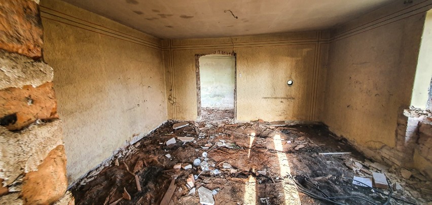 Wyburzają dom na Szybowników w Lesznie