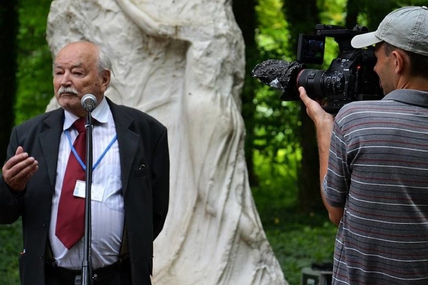 Oficjalne otwarcie Parku Miłości w Lubniewicach.