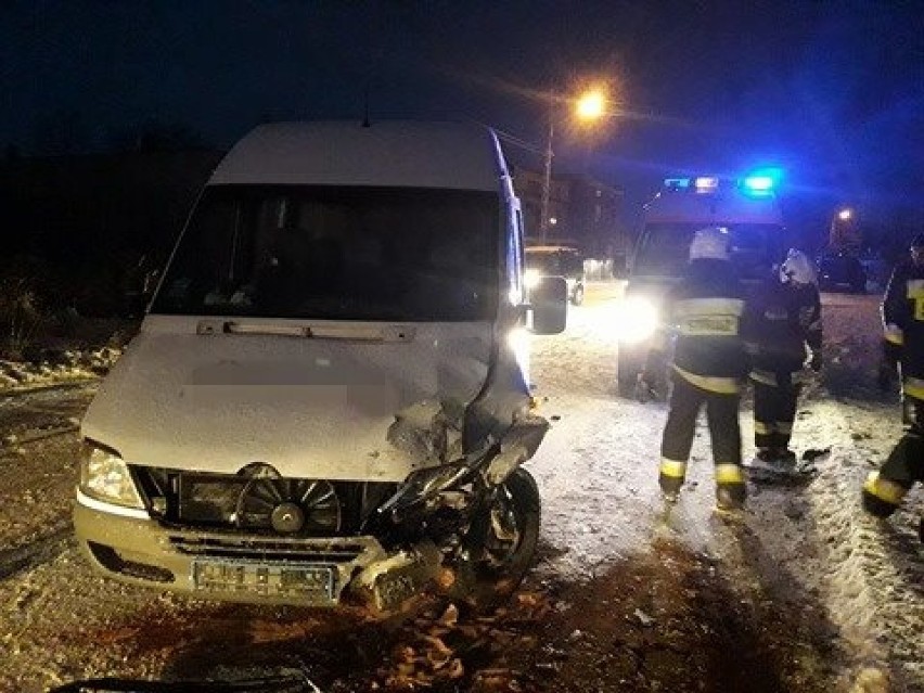 Zderzenie czołowe w Starokrzepicach ZDJĘCIA    