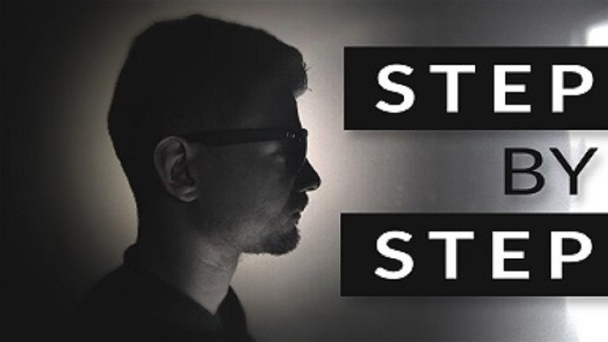 Fot: Logo do piosenki Step By Step - Patryk Ulaszewski.