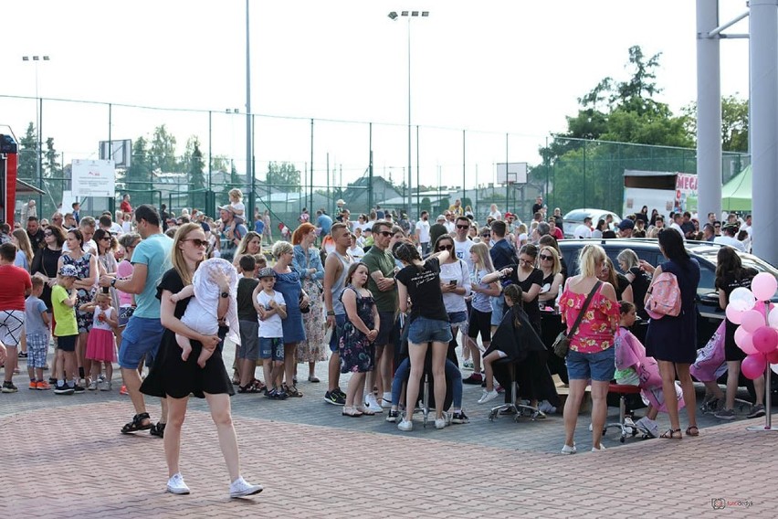 Festyn dla dzieci na stadionie miejskim w Oleśnie