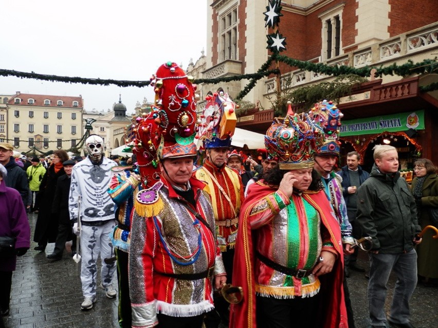 Kolędowanie w drugi dzień świąt na krakowskim Rynku [ZDJĘCIA, VIDEO]