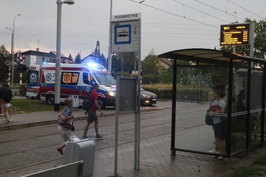 Dramatyczne zdarzenie we Wrocławiu. Kobieta podpaliła się na pętli tramwajowej. Zobacz zdjęcia z miejsca tragedii