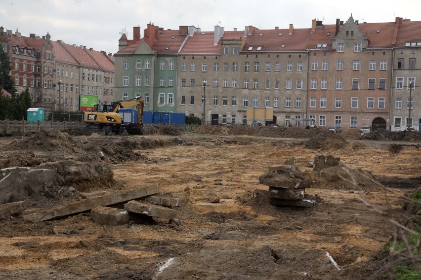 Właśnie rozpoczęła się budowa nowego budynku handlowego "Aldi" w Legnicy, zobaczcie aktualne zdjęcia