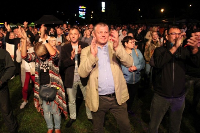 Mnóstwo osób bawiło się na koncercie zespołu Krywań. To było piękne zakończenie Dożynek Gminnych
