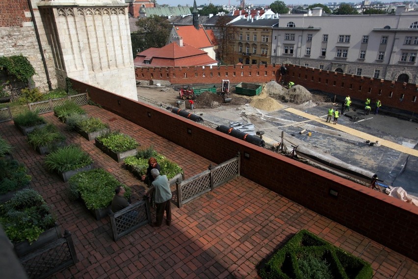 Kraków: remont ogrodów krolewskich na Wawelu [ZDJĘCIA]