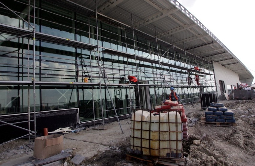 Lotnisko w Świdniku rośnie. Terminal już za 3 miesiące (ZDJĘCIA)