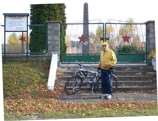 Wojciech Beszczyński wiele radzieckich cmentarzy odwiedził podróżując rowerem