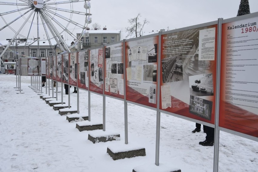 O „Solidarności” i stanie wojennym. Nowe wystawy na Rynku w Kielcach. Zobaczcie zdjęcia i film