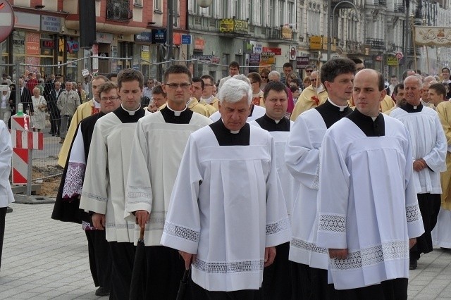 Boże Ciało w Częstochowie: Procesja przeszła Aleją NMP [ZDJĘCIA]