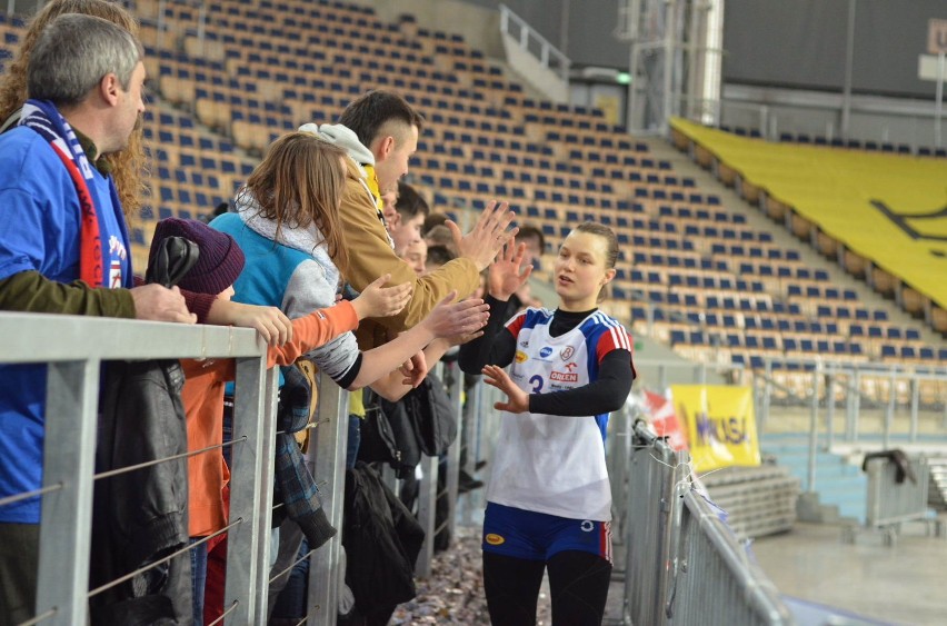 Siatkarki Budowlanych wygrały z Impelem z Wrocławia 3:2.