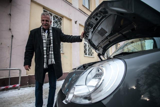 Elektryczna taksówka jeździ w Łodzi. Renault kosztuje 111 tys. zł.