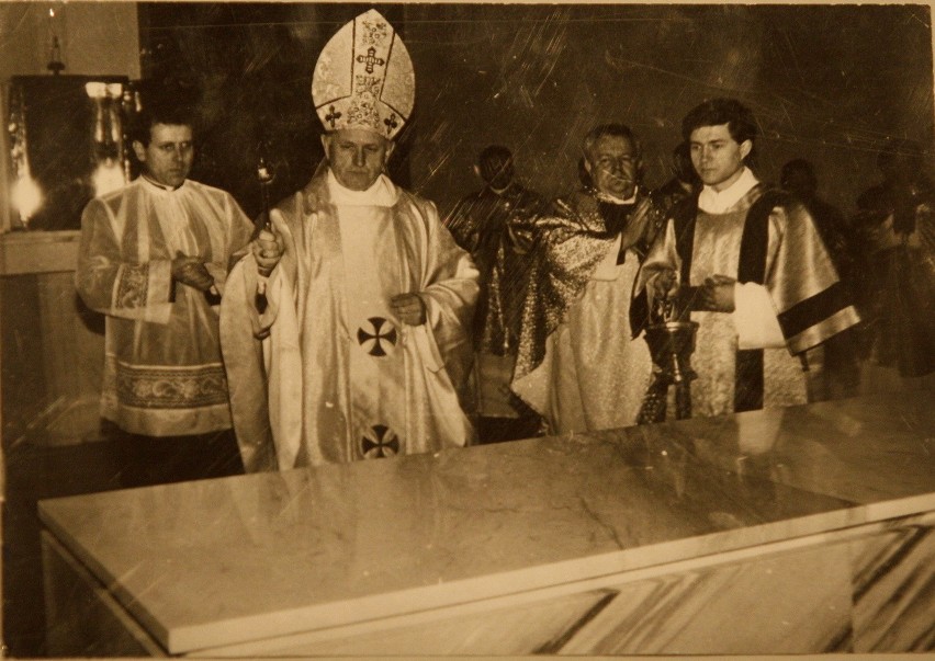Arcybiskup Damian Zimoń żegna się z wiernymi [ZDJĘCIA]