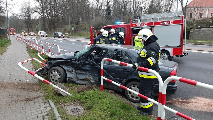 Wypadek na drodze krajowej nr 24 w Kwilczu (19.03.2020).