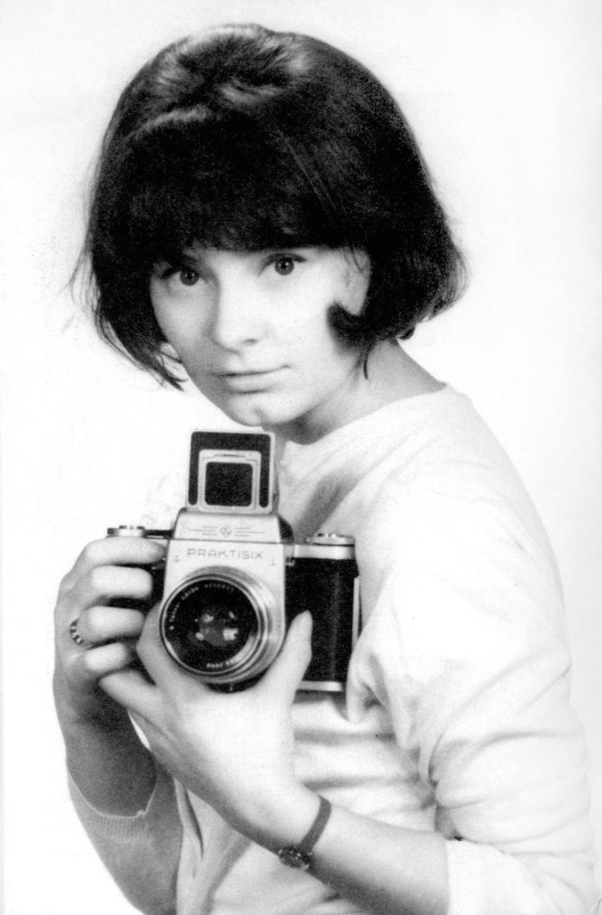 Autoportret fotograficzny Zofii Nasierowskiej.