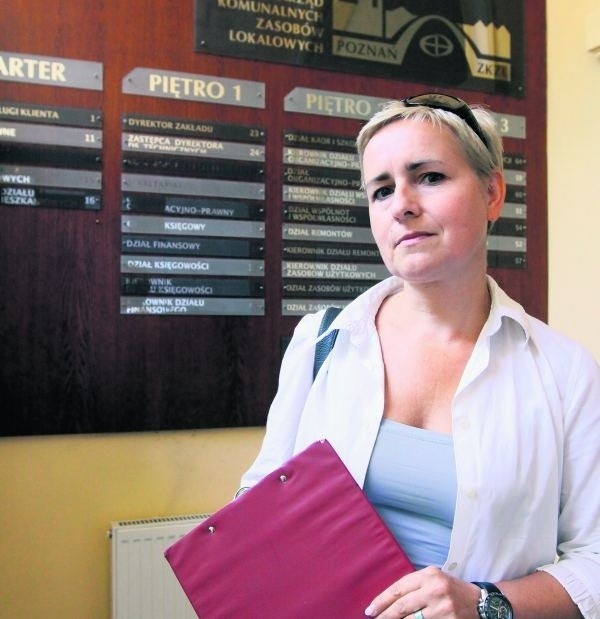 Monika Szymańska, po otrzymaniu decyzji o podwyżce, zgłosiła się do biura zamiany mieszkań