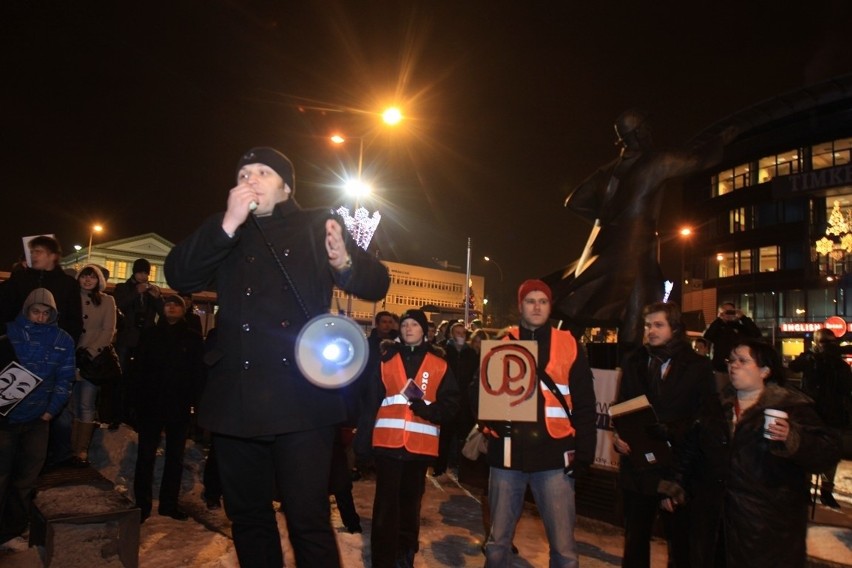 Protest przeciwko ACTA na placu Stulecia w Sosnowcu [ZDJĘCIA i WIDEO]