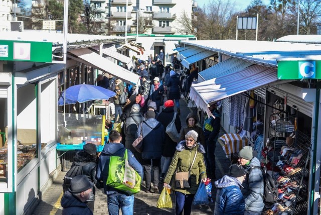 Zdjęcie ilustracyjne. Zdjęcie na targowisku wykonano 14.03.2020