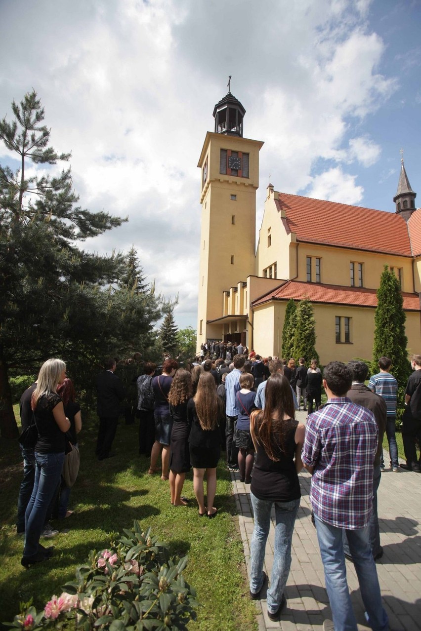 Pożar w Jastrzębiu: Pogrzeb rodziny z Ruptawy [ZDJĘCIA]