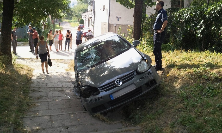 Lublin: Pijany kierowca uciekał golfem po schodach (ZDJĘCIA)