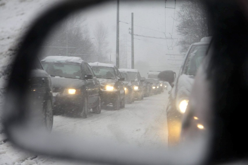 Zima w Lublinie i regionie: Trudne warunki na drogach (ZDJĘCIA)