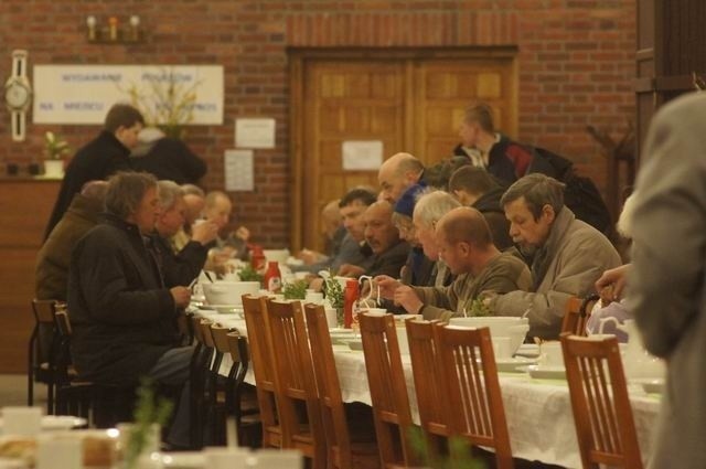 Poznań: Wielkanocne śniadanie w Caritas [ZDJĘCIA FILM] 